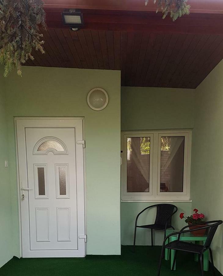 Penzion Kormos Štúrovo Buitenkant foto